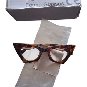 Tortoise Shell Cat-Eye Glasses